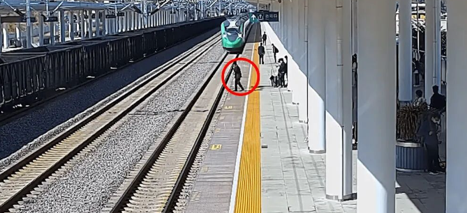 站台安全新屏障：飞天光电激光探测系统，守护铁路出行每一步